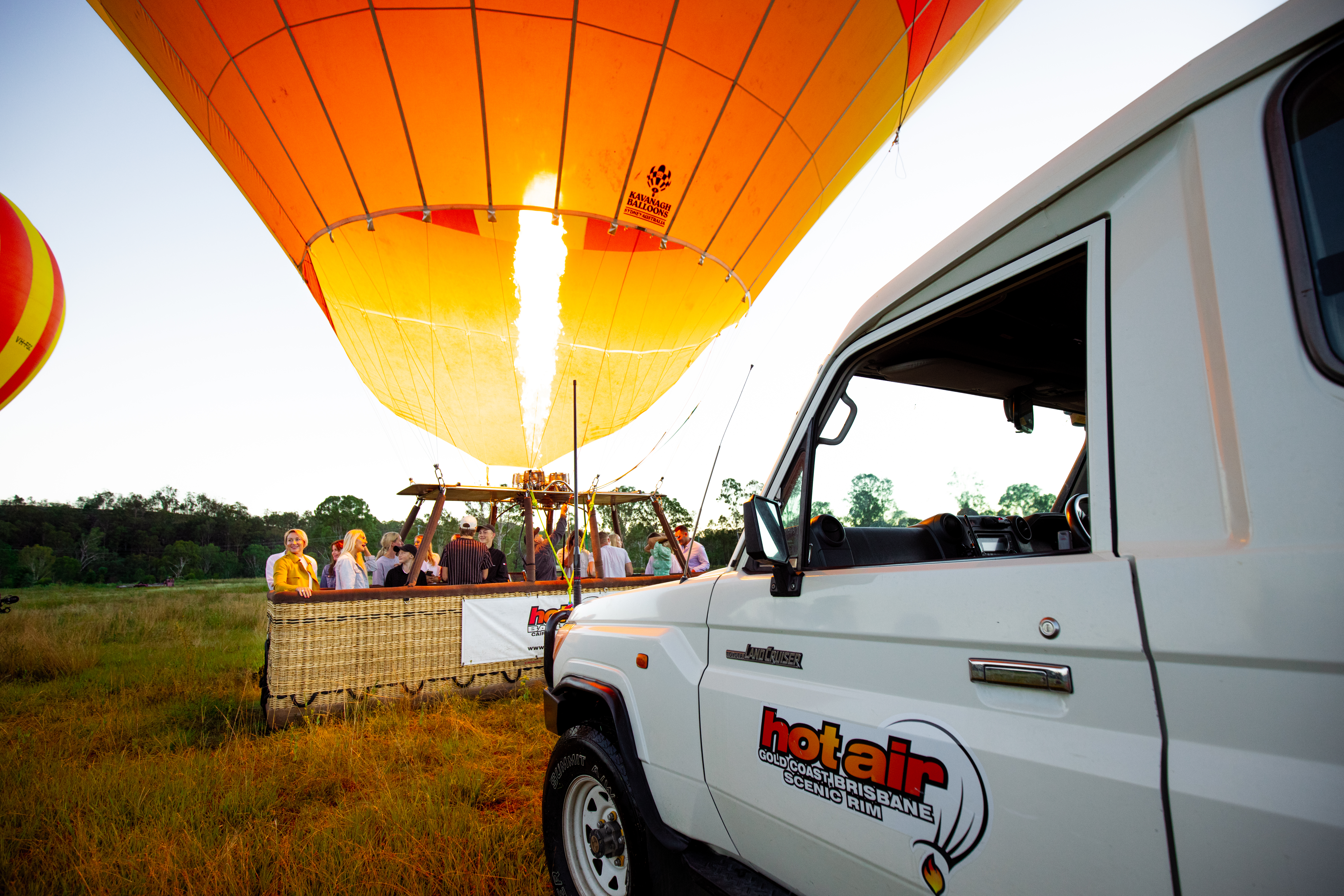 Hot_Air_Balloon_gold_coast_Basket on ground_vehicle