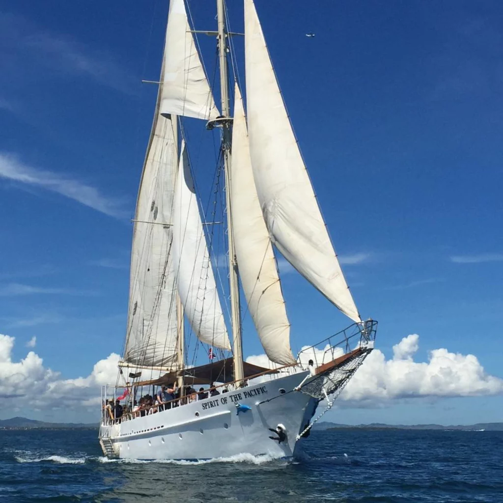 Captain Cook cruises fiji Sailing boat - Island & reef Day Sail Experience 