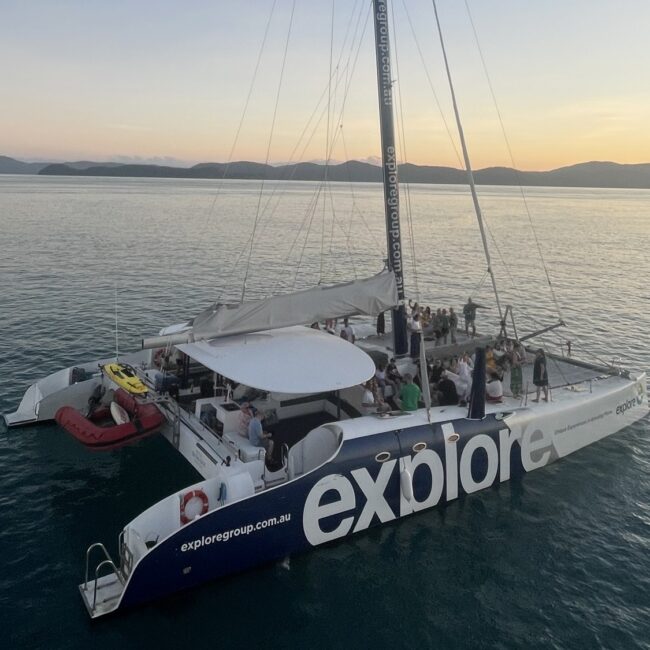 On the edge - Group Explore - Sunset Sail Whitsunday Islands